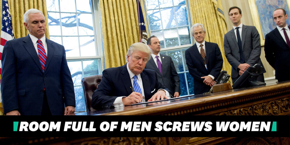 US President Donald Trump signs an executive order in the Oval Office of the White House in Washington, DC, January 23, 2017. Trump on Monday signed three orders on withdrawing the US from the Trans-Pacific Partnership trade deal, freezing the hiring of federal workers and hitting foreign NGOs that help with abortion. / AFP / SAUL LOEB (Photo credit should read SAUL LOEB/AFP/Getty Images)